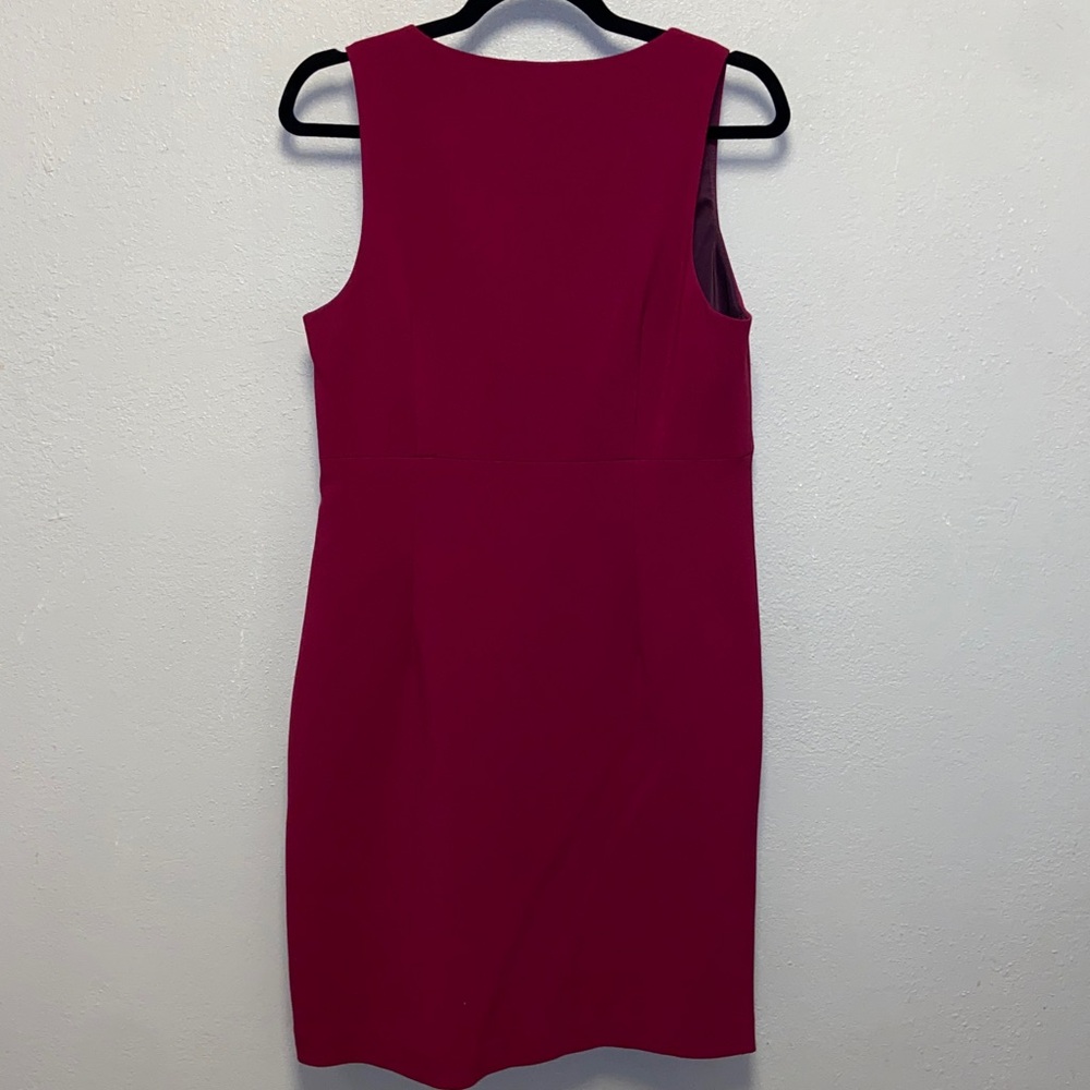 Trina Turk Suzy Loganberry Sleeveless Lined V-neck Dress 3602 - Picture 5 of 7
